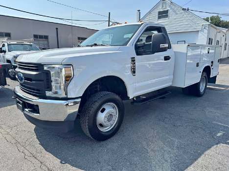 ford f-350 super duty chassis cab 2018 1FDRF3H62JEC82044 image ford f-350 super duty chassis cab 2018 1FDRF3H62JEC82044 image